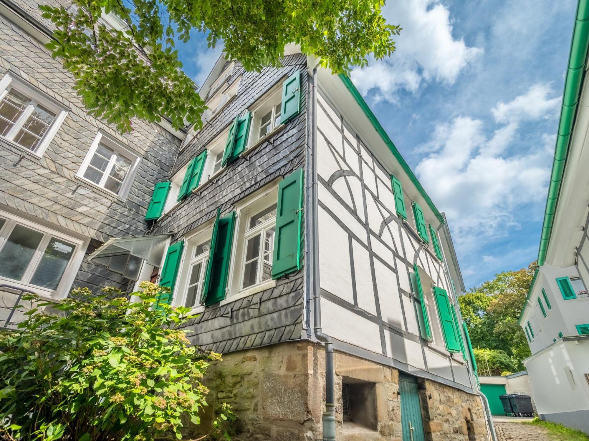 Kuesterhaus Graefrath โซลิงเงน ภายนอก รูปภาพ